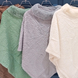 Women     Poncho